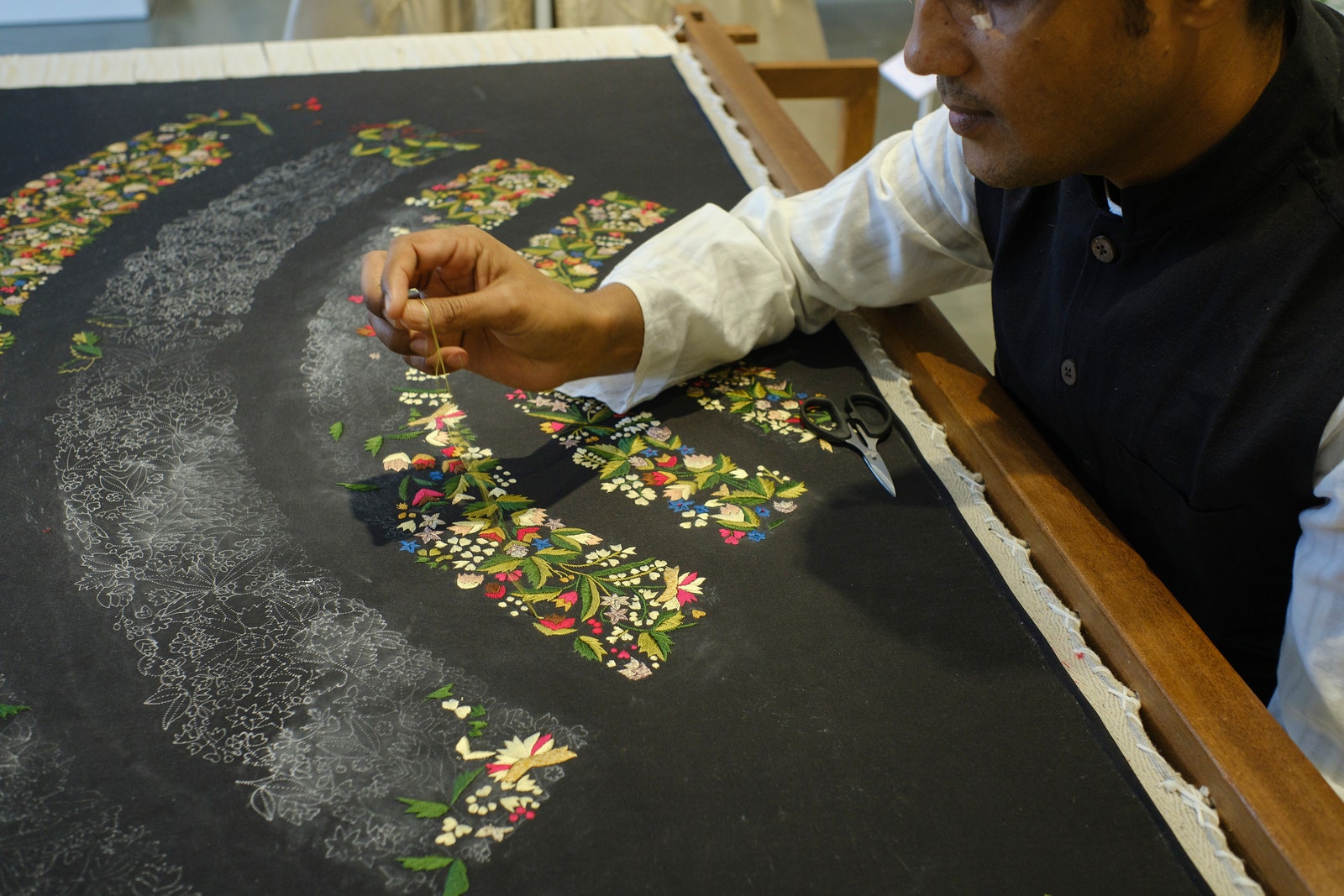 Christian Dior Mumbai India Artisans Chanakya Ateliers embroidery