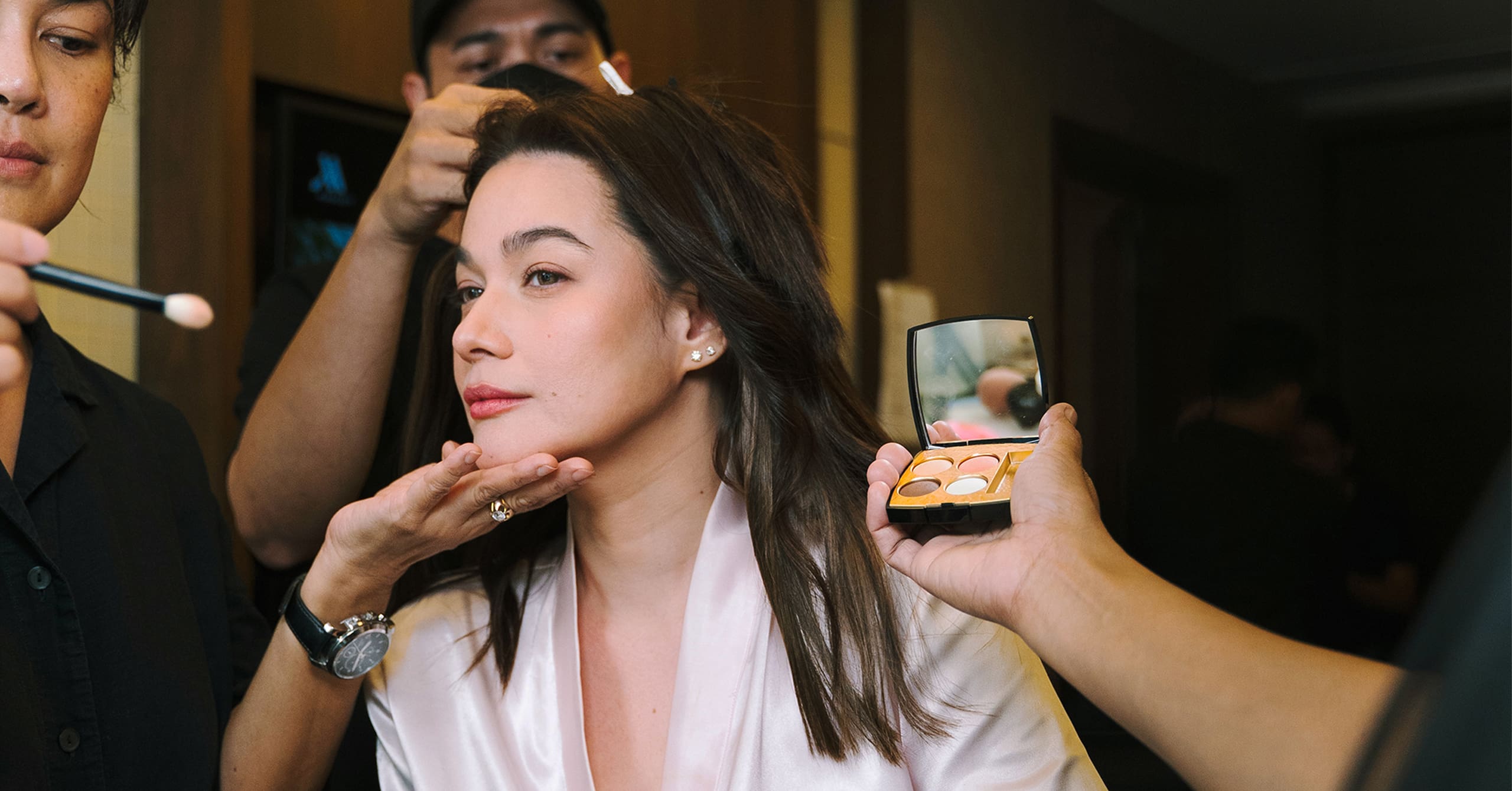 Bea Alonzo gets her makeup done for the GMA Ball