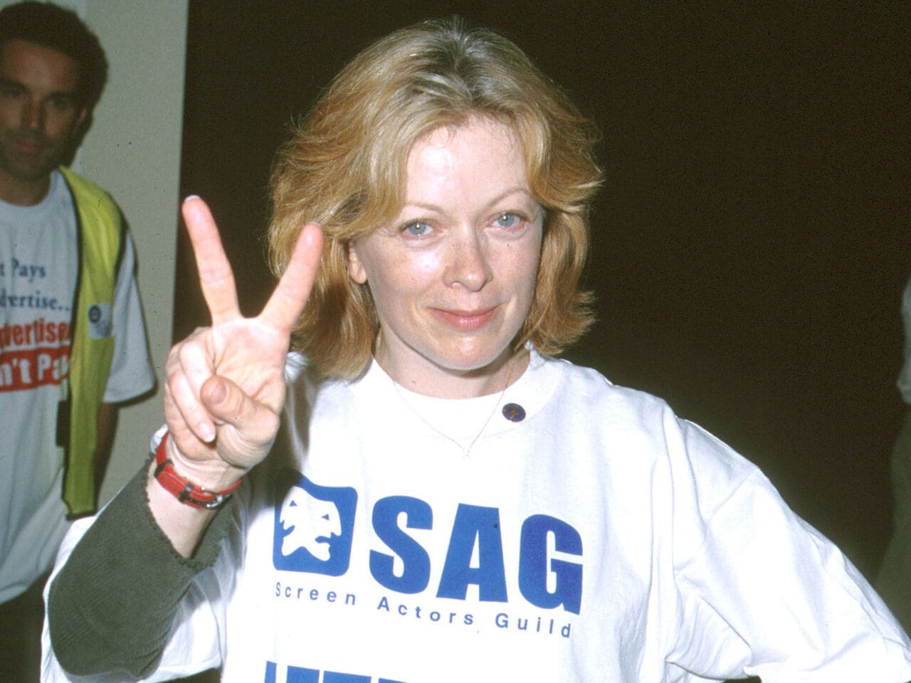 Frances Fisher does peace sign at SAG AFTRA strike press conference