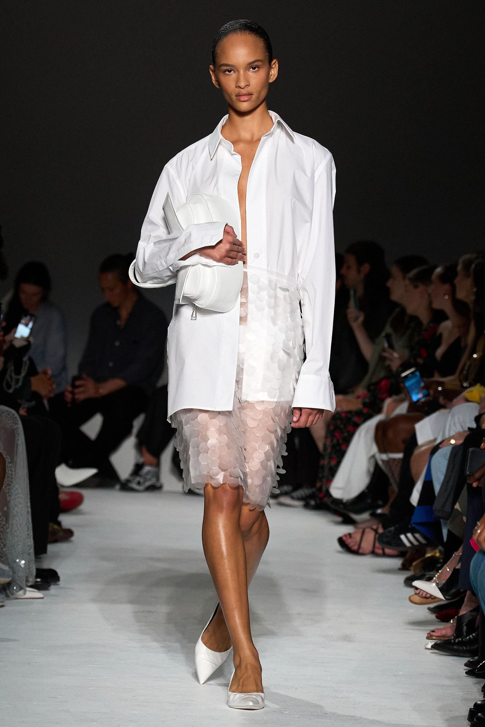 16Arlington SPRING 2024 READY-TO-WEAR