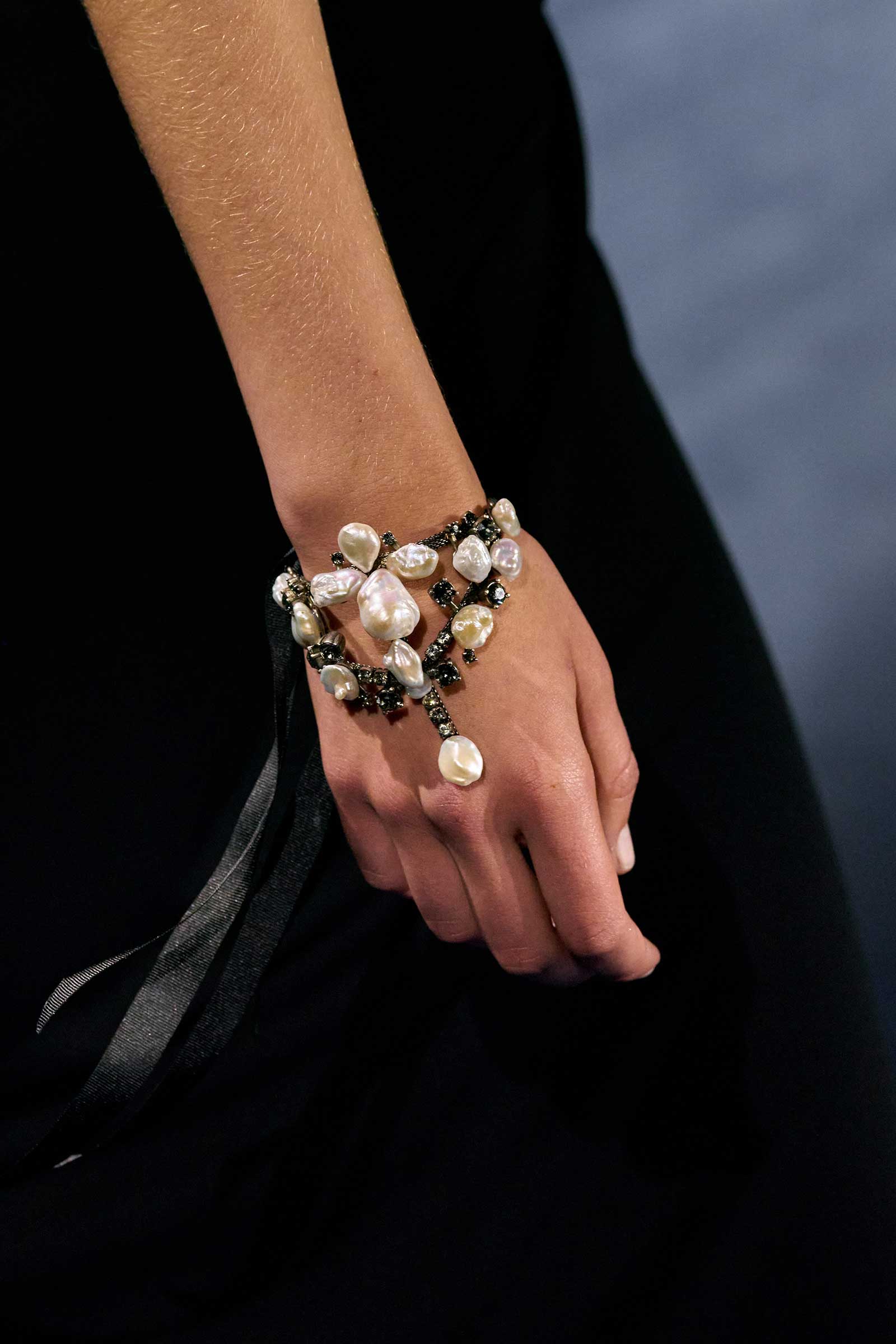 00030-christian-dior-fall-2024-couture-details-credit-gorunway