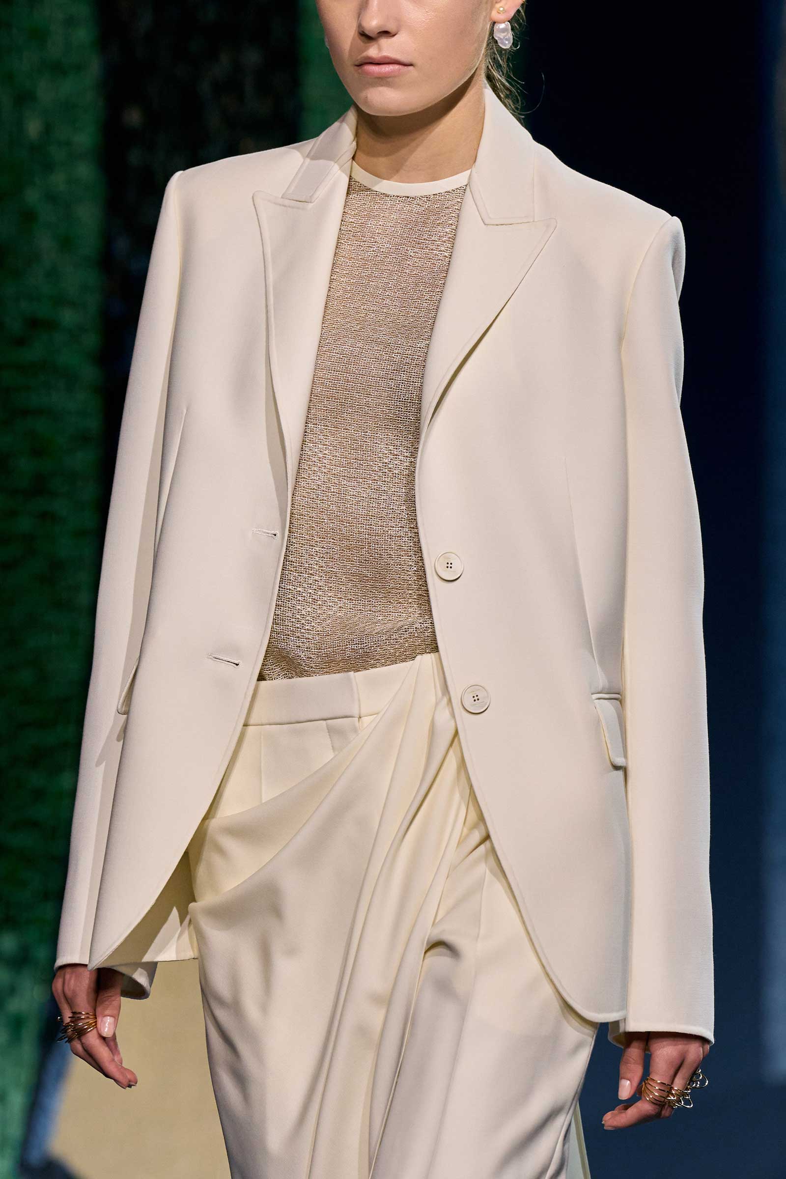 00034-christian-dior-fall-2024-couture-details-credit-gorunway