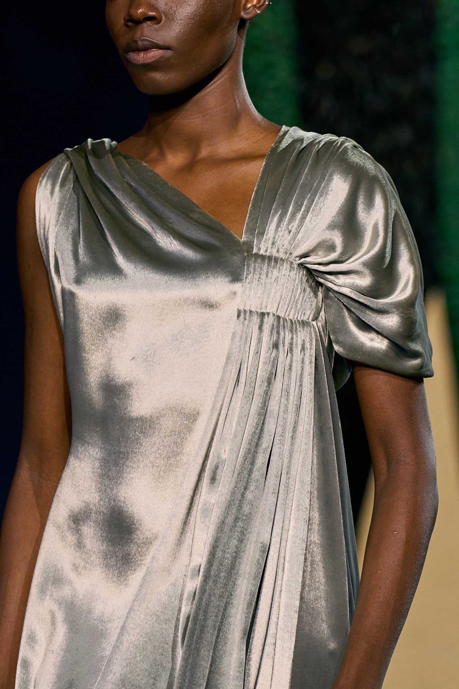 00096-christian-dior-fall-2024-couture-details-credit-gorunway