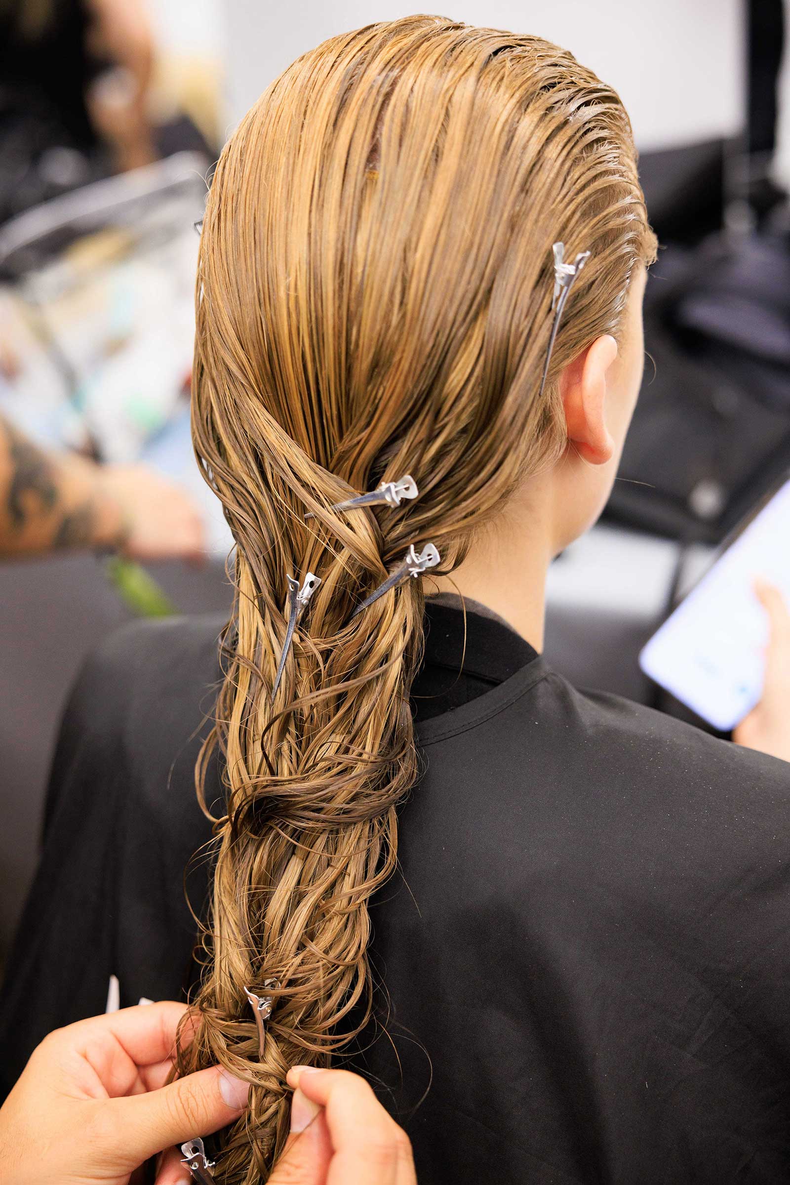 Dior_Couture_FW24_Backstage_AcielleStyleDuMonde-002RZ