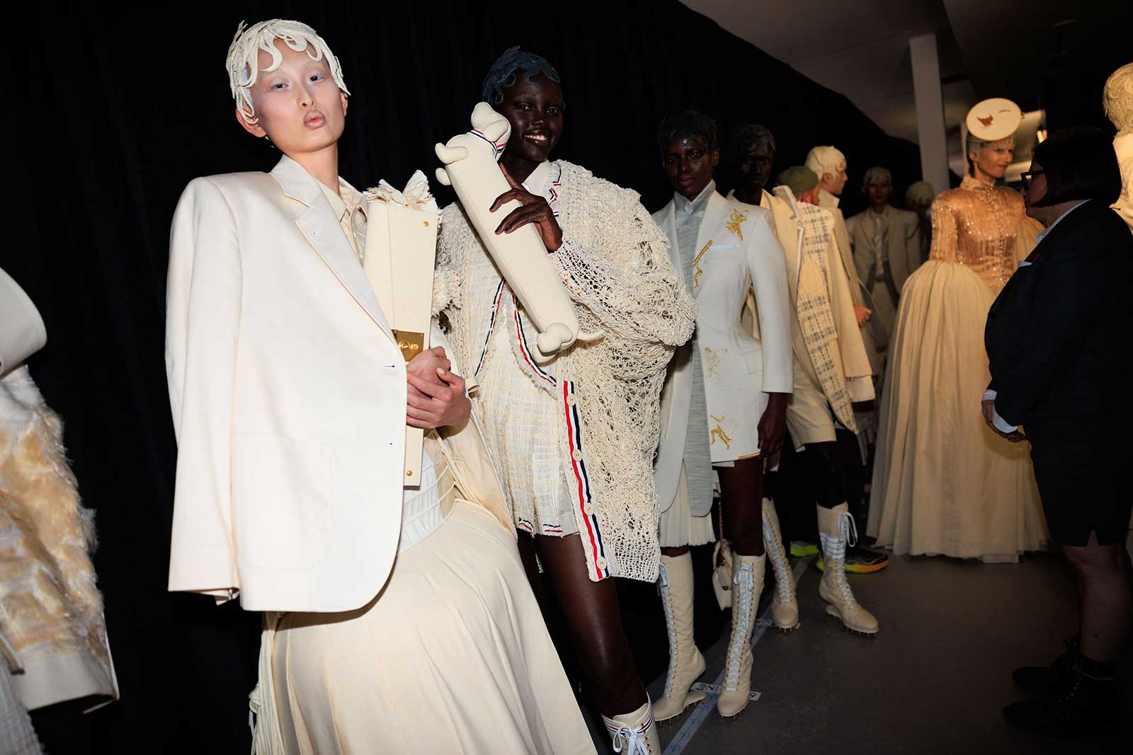ThomBrowne_Couture_FW24_Backstage_AcielleStyleDuMonde-001RZ