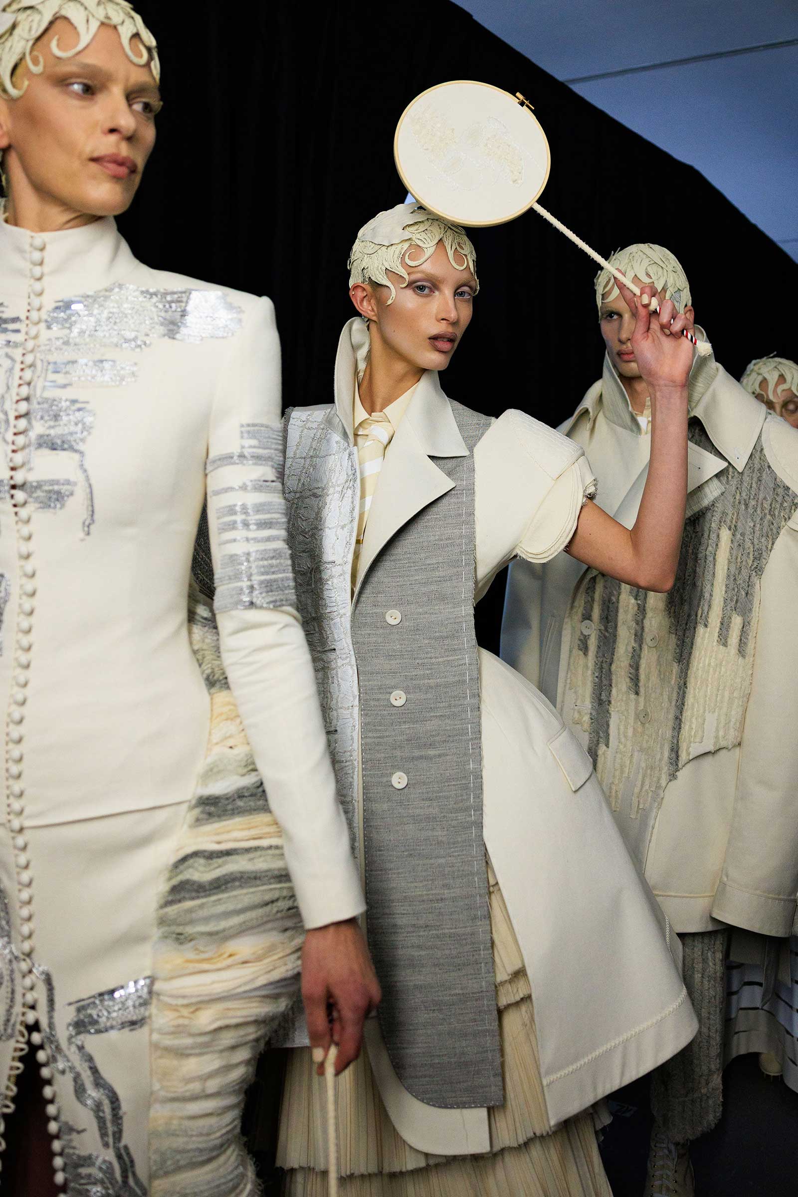 ThomBrowne_Couture_FW24_Backstage_AcielleStyleDuMonde-016RZ