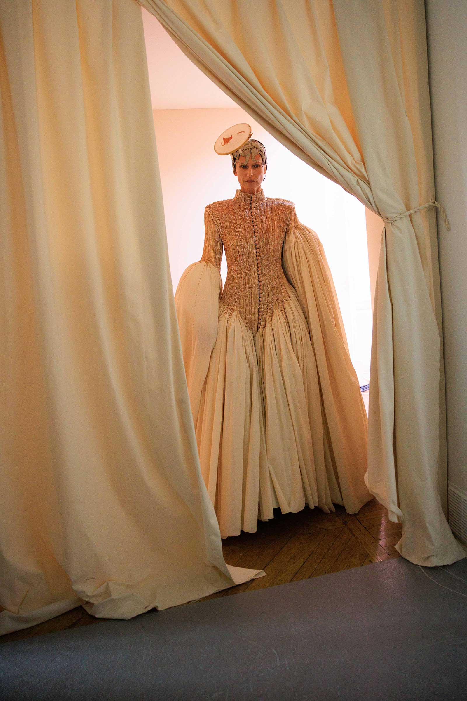 ThomBrowne_Couture_FW24_Backstage_AcielleStyleDuMonde-022RZ