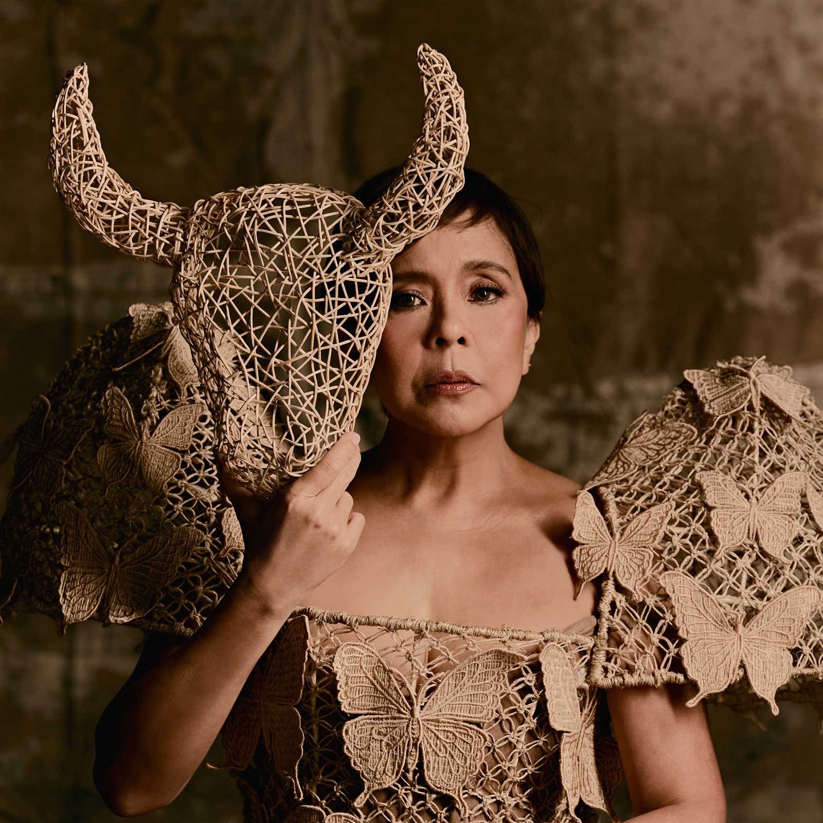 Dolly de Leon Request sa Radyo Vogue Philippines mask