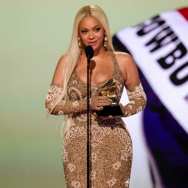 Beyoncé accepts her Grammy award