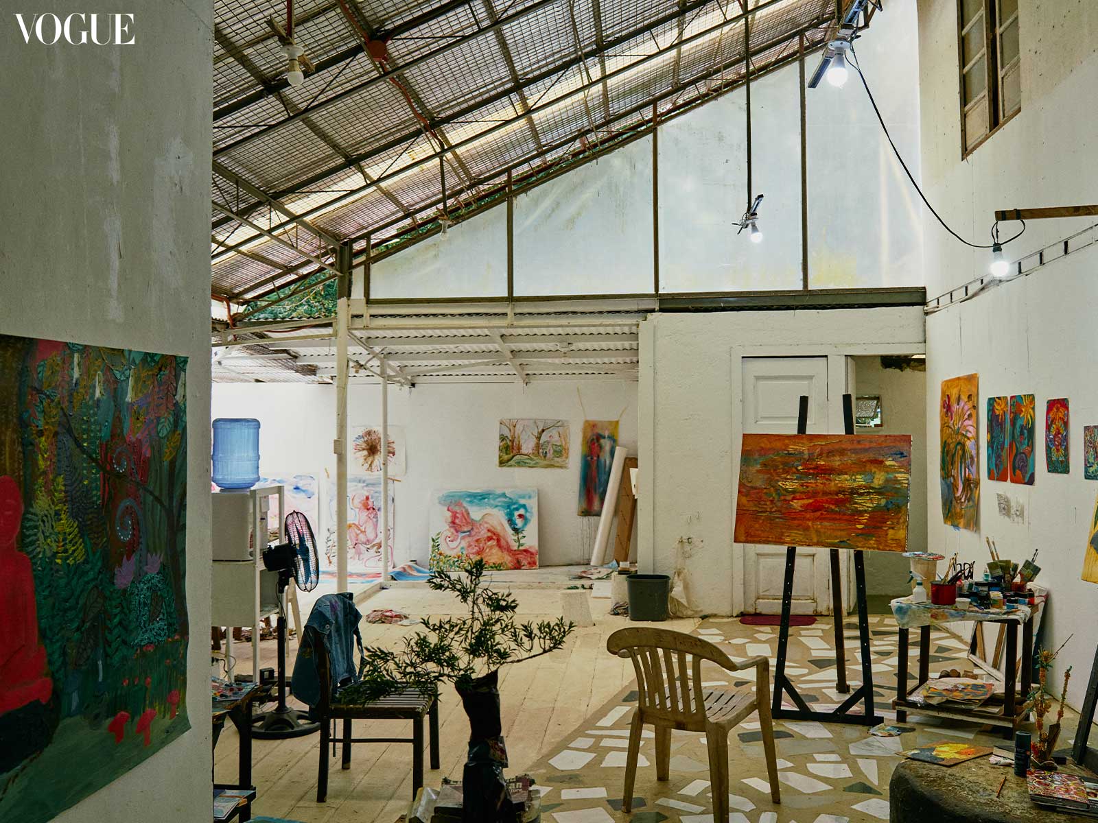 Wide shot of a shared studio space by the members of the Linangan Art Residency.