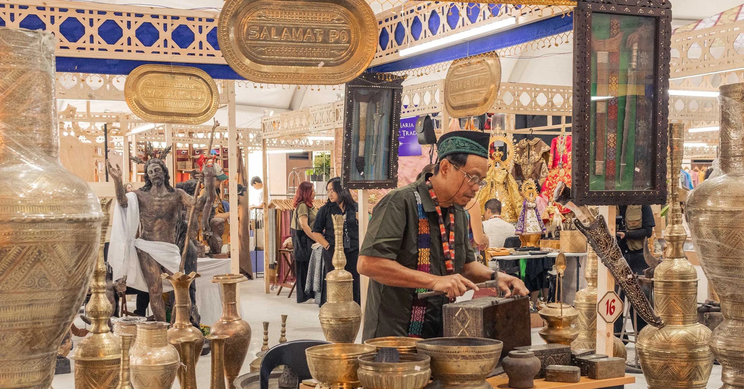 An artisan showcasing his craft at Likha 4